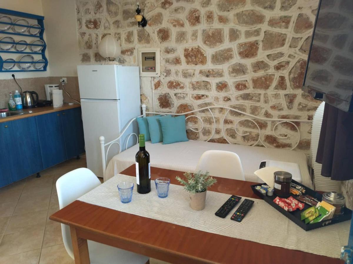 האלקי Marina Castellana Studios II מראה חיצוני תמונה